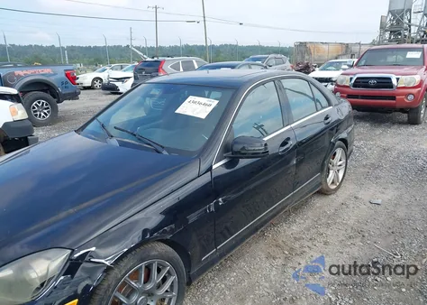 2014 Mercedes-Benz C 300 Sport 4Matic из США, поврежденный, VIN WDDGF8AB5ER307782